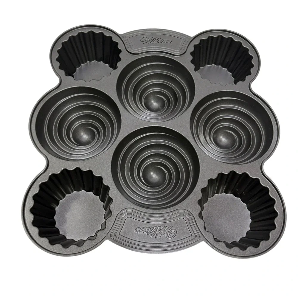 Wilton 8 Cavity Non-Stick Swirl and Fluted Muffin Cupcake Pan Gray Steel NEW